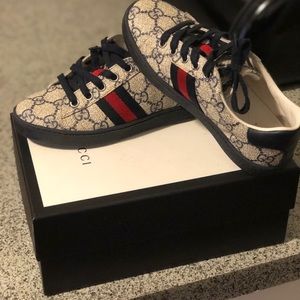 Sz 12/30 authentic Gucci sneakers